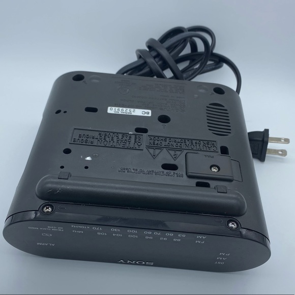 Sony Dream Machine Model No. ICF-C218 Alarm Clock Radio - Picture 4 of 6